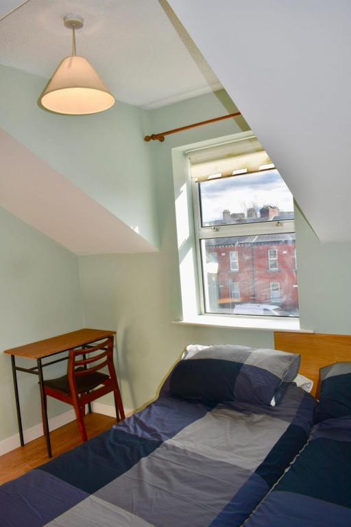 Dublin 8 with parking- sleeps 4