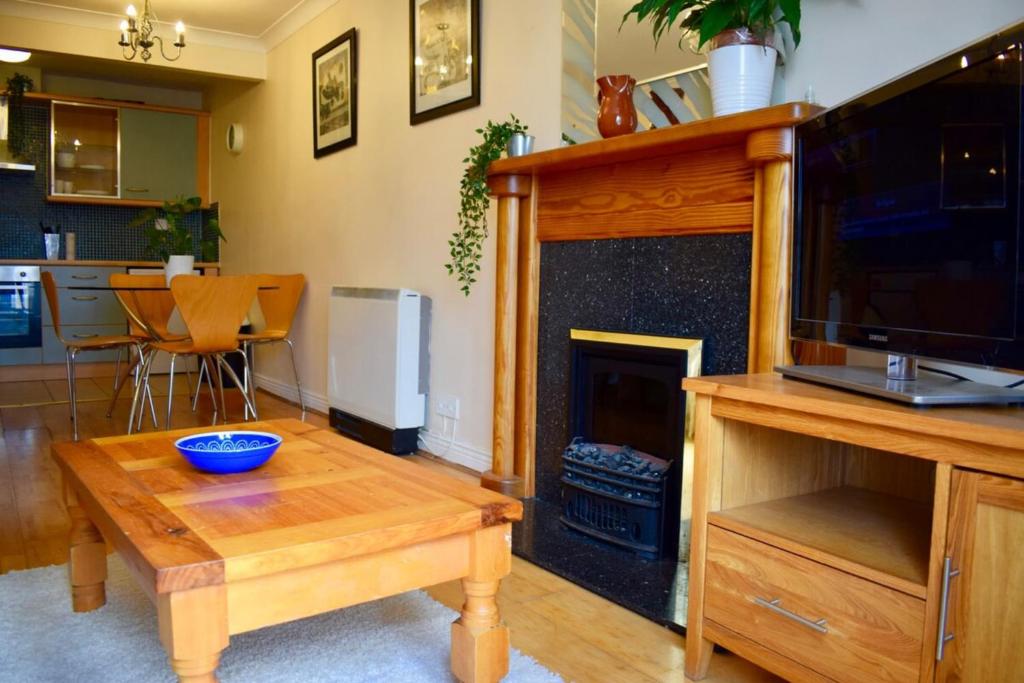 2BR charming Apt beside Merrion Sq