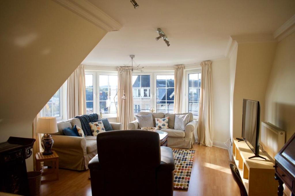 Luxury Penthouse Apartment Edinburgh Sleeps 4