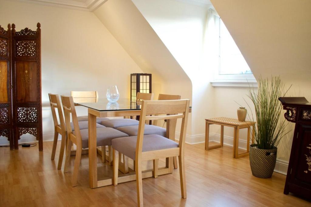 Luxury Penthouse Apartment Edinburgh Sleeps 4