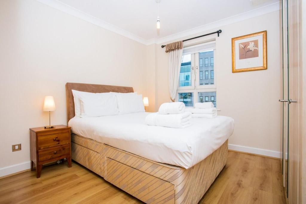 1 Bedroom Apartment near St Paul's Sleeps 3