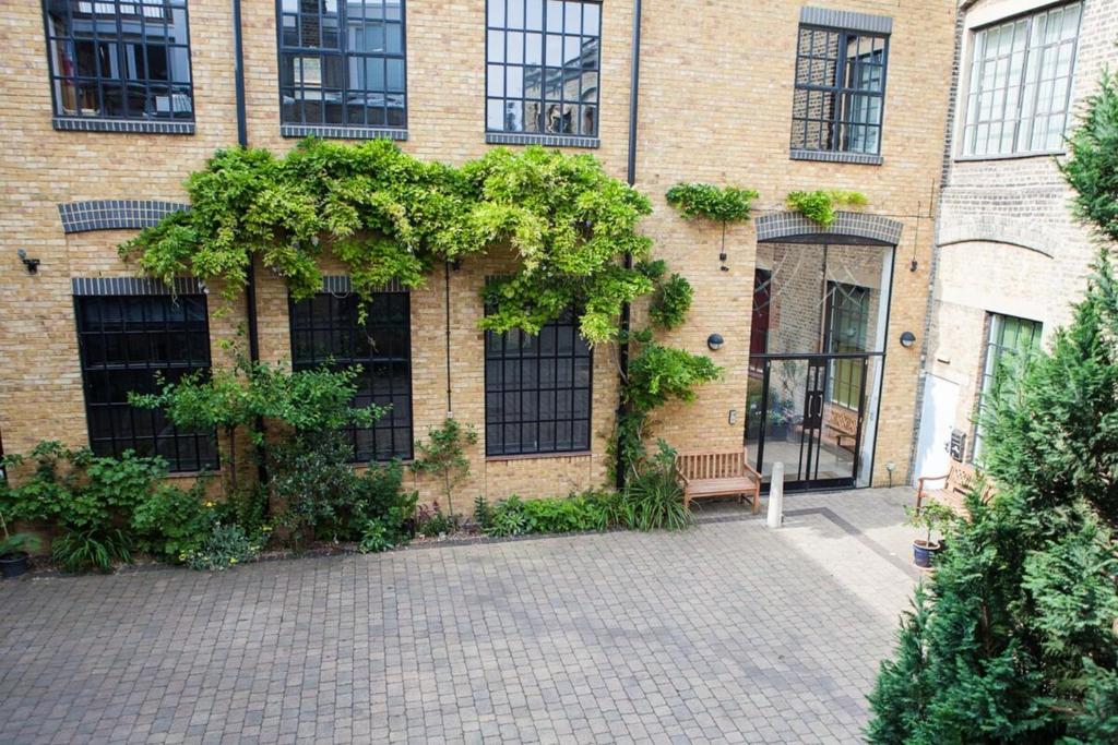 Spectacular Central 4BD Close to London Eye