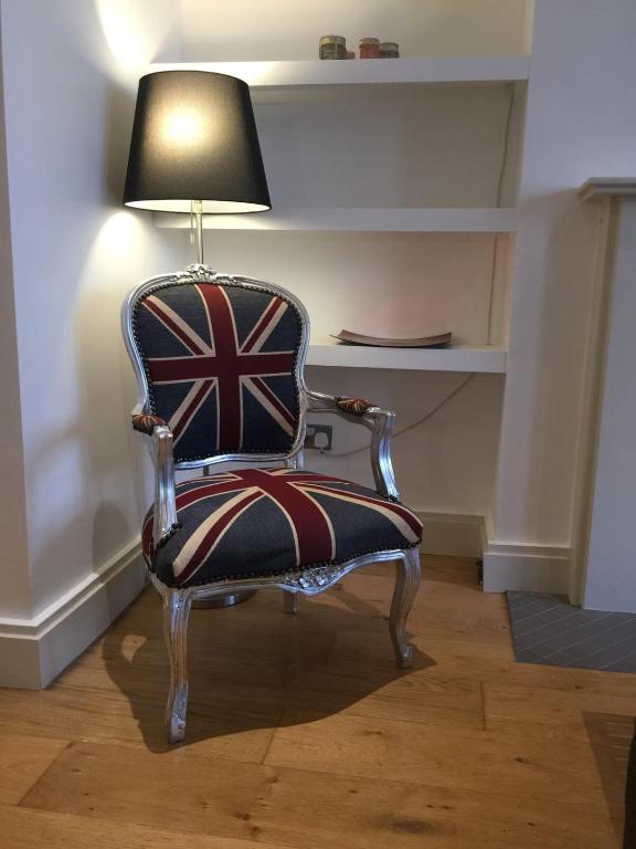 Spacious 1 Bedroom Flat in Fulham max4