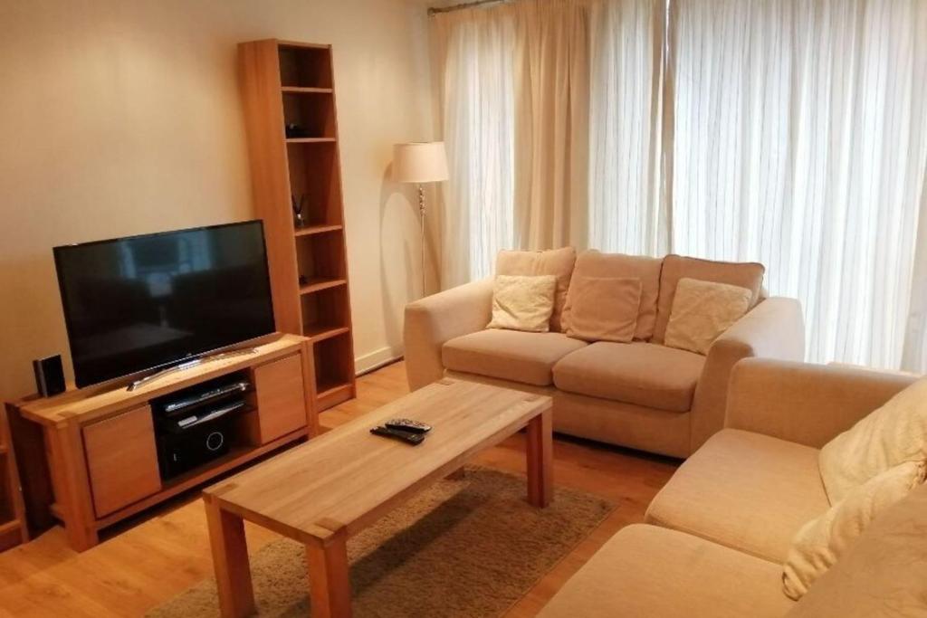 Amazing & Central 2-Bed Apartment -IFSC Docks