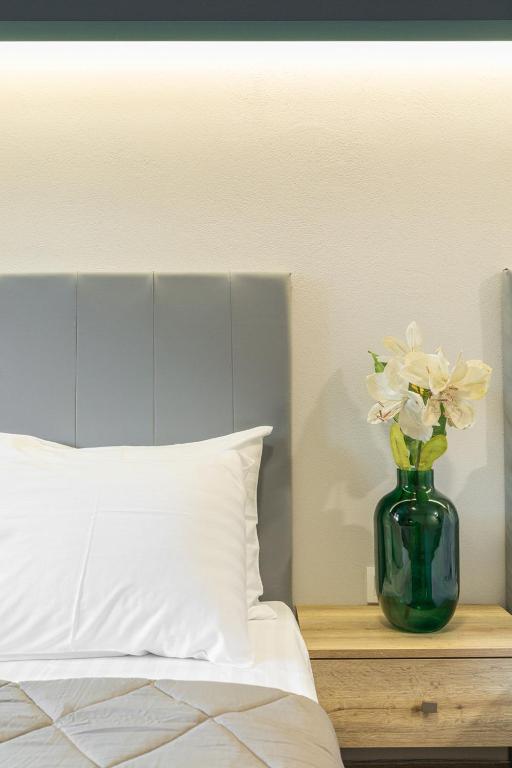 Sunshine Apartments - 2