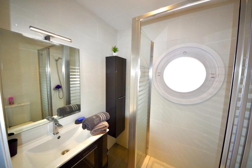 Booking.com: 0APARTAMENTO PLAYA DE LA FOSCA-SEI302 , Palamós ...