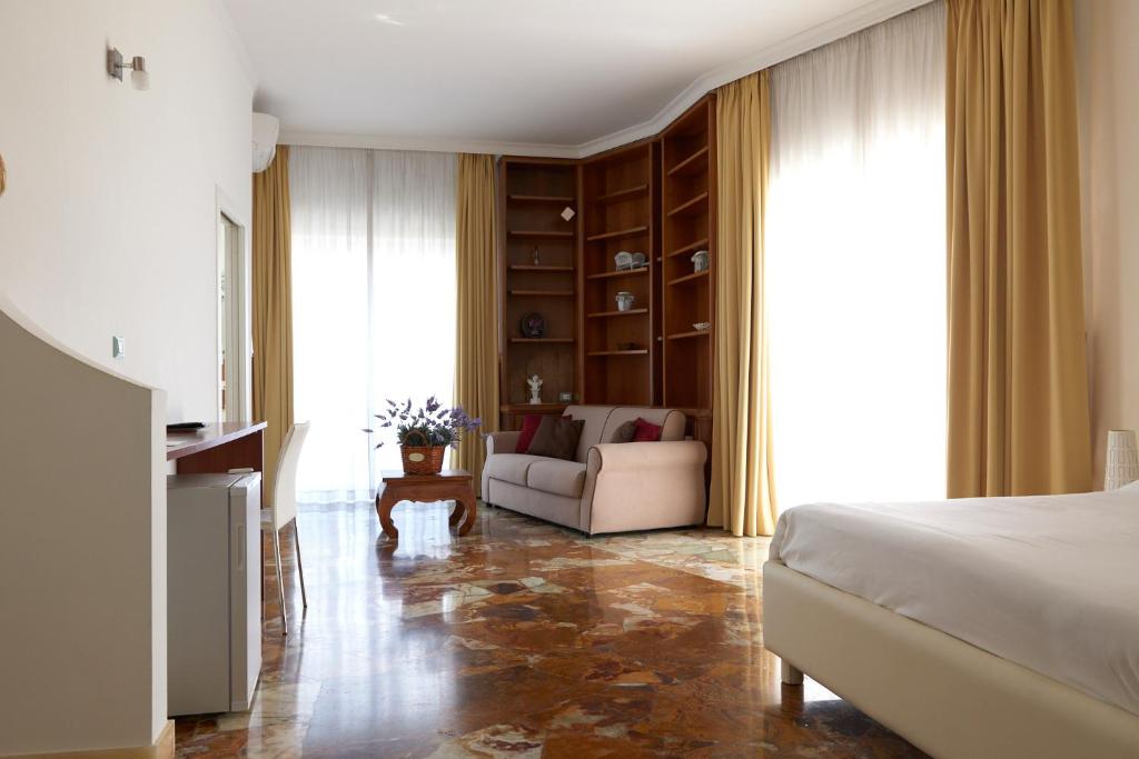 Il Giardino Di Flora con Piscina & Jacuzzi - 4