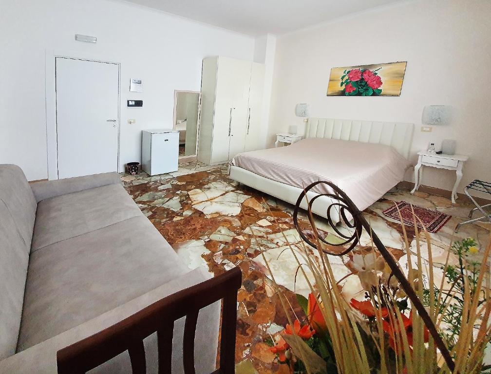 Il Giardino Di Flora con Piscina & Jacuzzi - 8