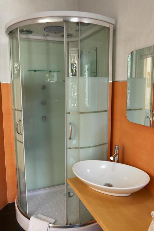 Il Giardino Di Flora con Piscina & Jacuzzi - 18