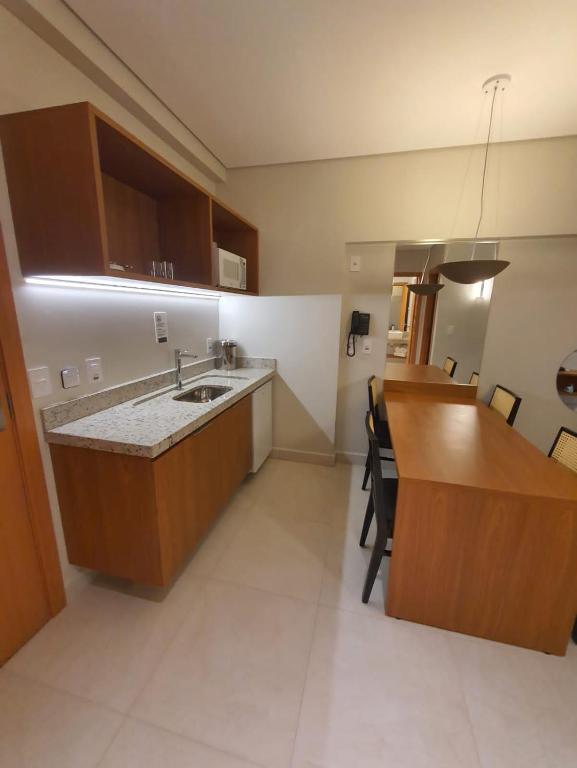 Kuchyň nebo kuchyňský kout v ubytování SALINAS EXCLUSIVE RESORT