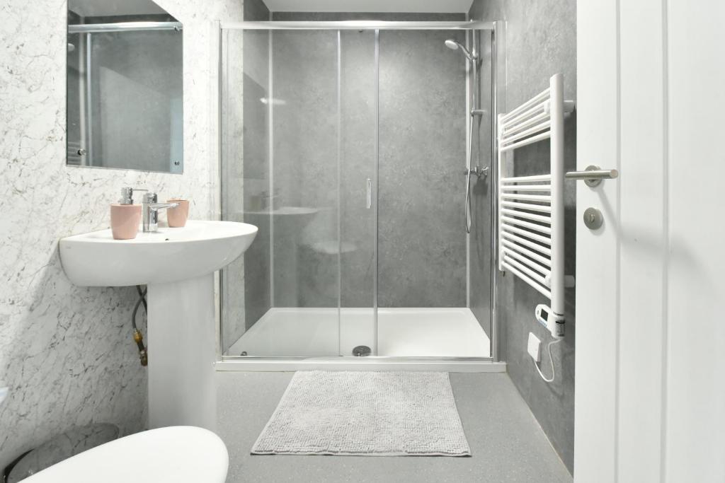 The Breath Taking Cube - One-Bedroom Apartment