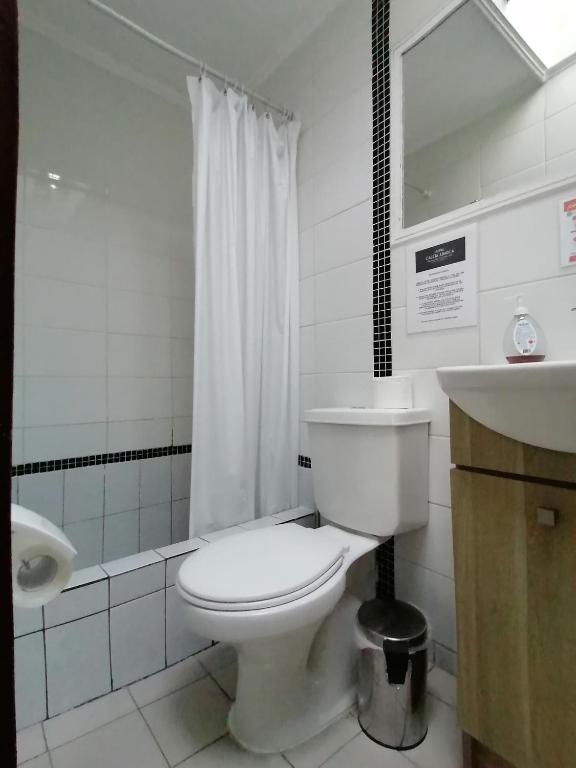 Koupelna v ubytování Hostal Caleta Abarca