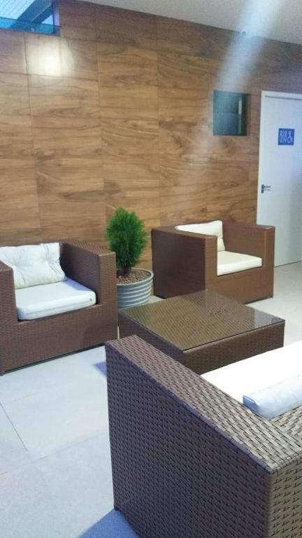 oo DIARIA de 75 a 120 PARA 3 PESSOAS Excelente localização na praia de intermares a 200 da praia e 400 metros do Lovina e 300 metros do Fest Verão PB