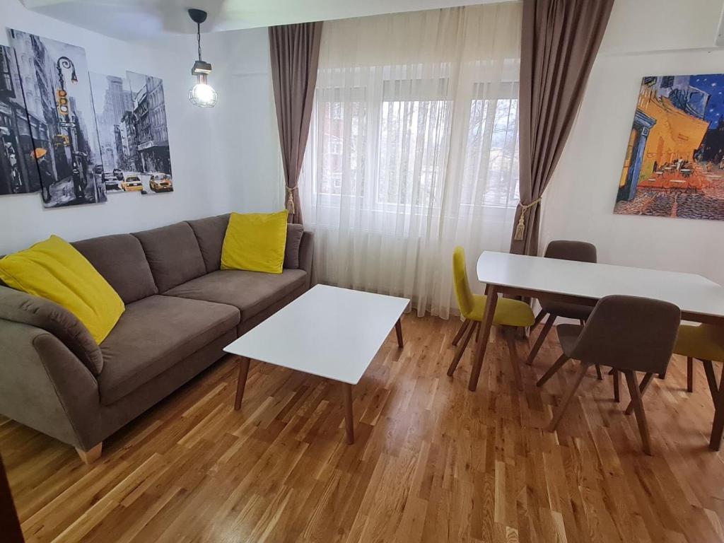 Istumisnurk majutusasutuses Astra Apartments Skopje