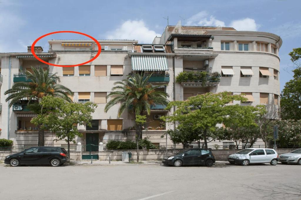 Budova, v ktorej sa apartmán nachádza