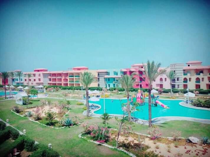 Bazén v ubytování Porto Matrouh Resort nebo v jeho okolí