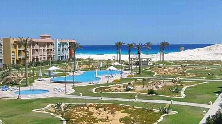 Bazén v ubytování Porto Matrouh Resort nebo v jeho okolí