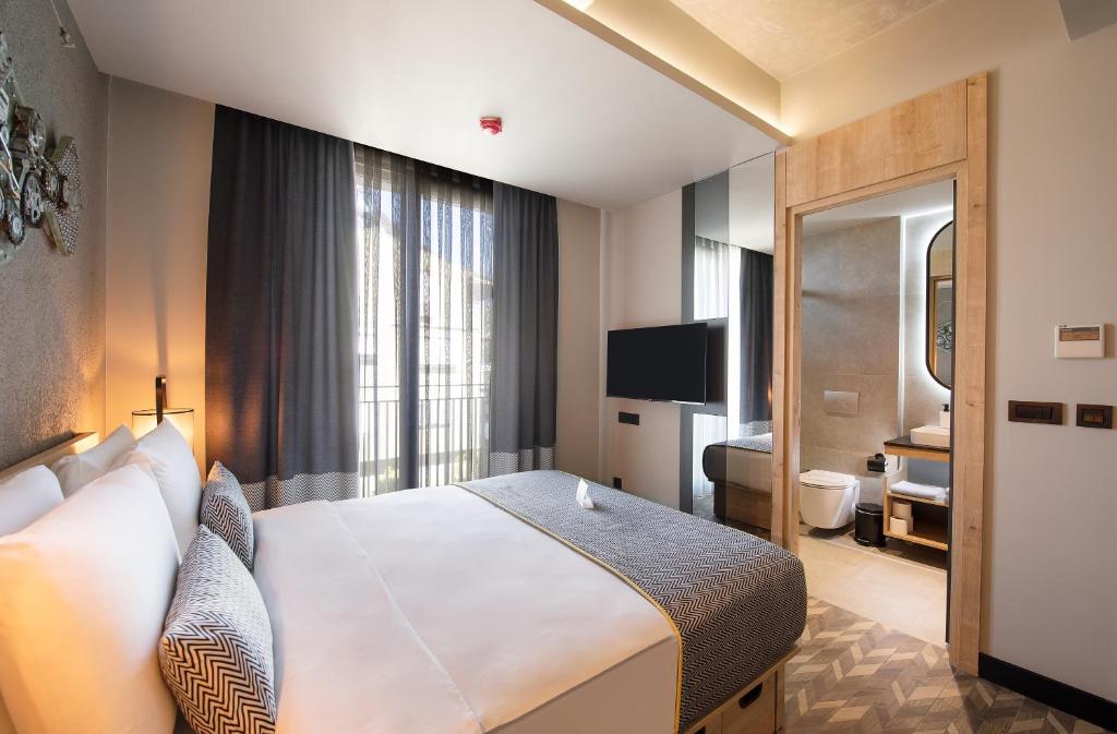 Trend Suites CYCLE - 9