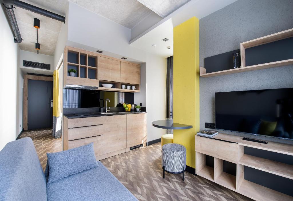 Trend Suites CYCLE - 14