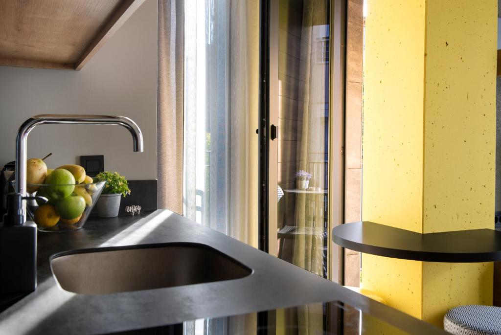 Trend Suites CYCLE - 18