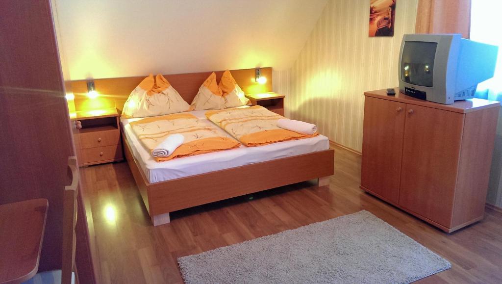 Postel nebo postele na pokoji v ubytování Yellow Apartment House