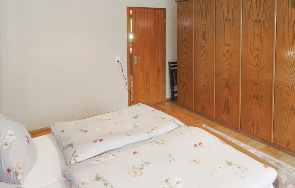 Postel nebo postele na pokoji v ubytování Stunning Apartment In Hinterweidenthal