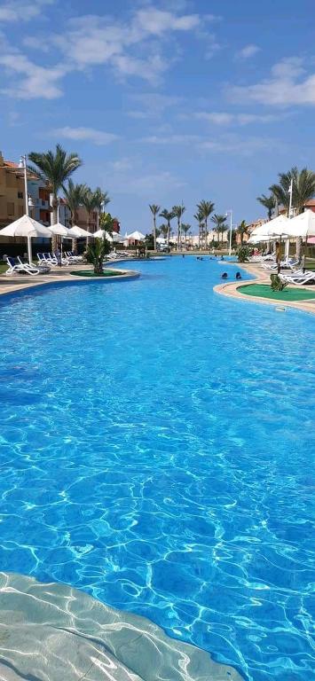 Bazén v ubytování Porto Matrouh Resort nebo v jeho okolí