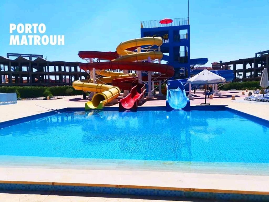 Bazén v ubytování Porto Matrouh Resort nebo v jeho okolí