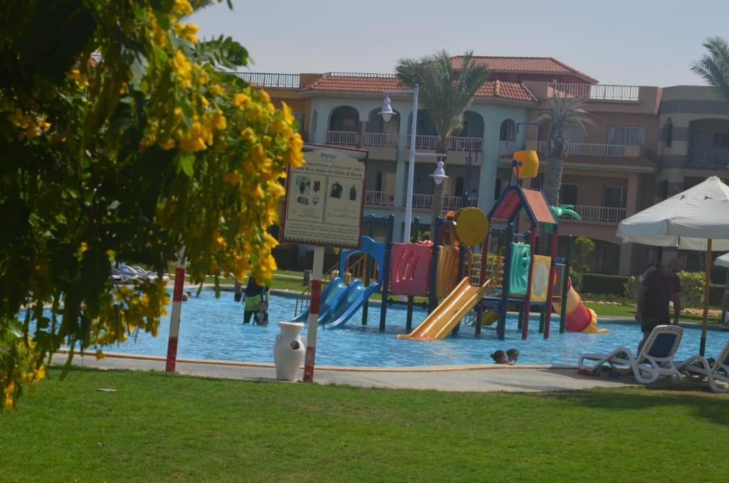 Bazén v ubytování Porto Matrouh Resort nebo v jeho okolí