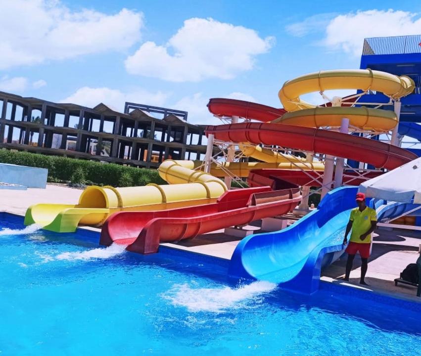 Bazén v ubytování Porto Matrouh Resort nebo v jeho okolí
