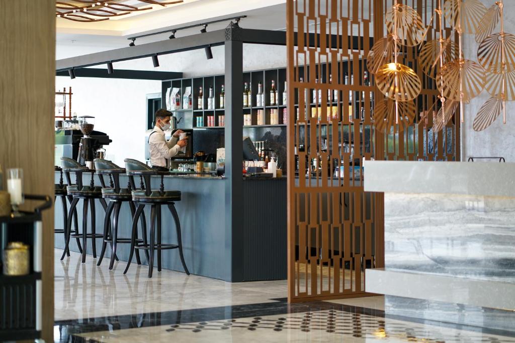 Лаундж или бар в Aileena Hotel & Villas