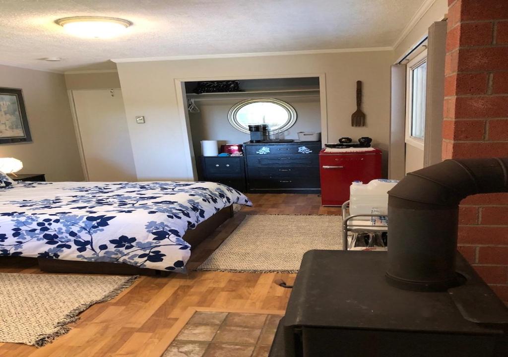 Homestay Hatton House Pender Island Canada Booking Com Homestay Hatton House Pender Island, Kaylie King Bed