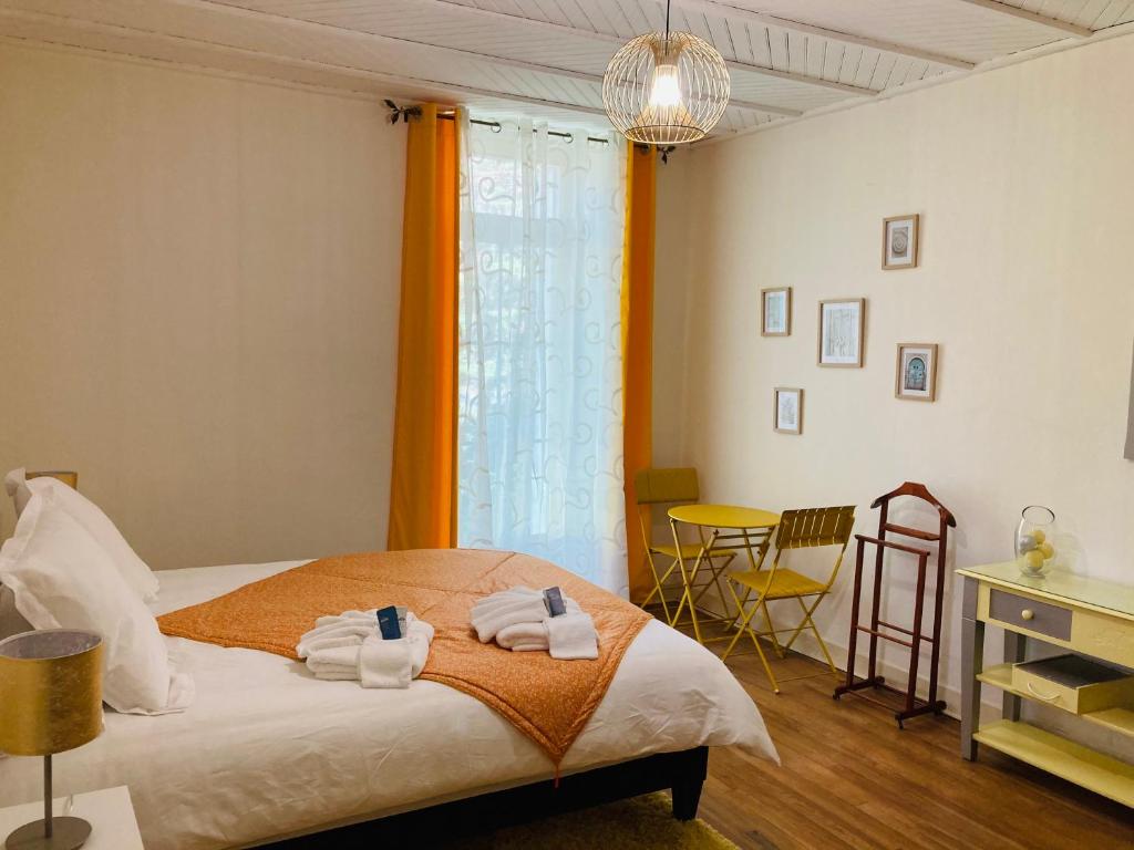 Postel nebo postele na pokoji v ubytování Domaine la jam