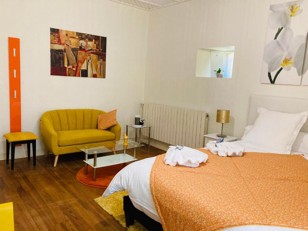 Postel nebo postele na pokoji v ubytování Domaine la jam