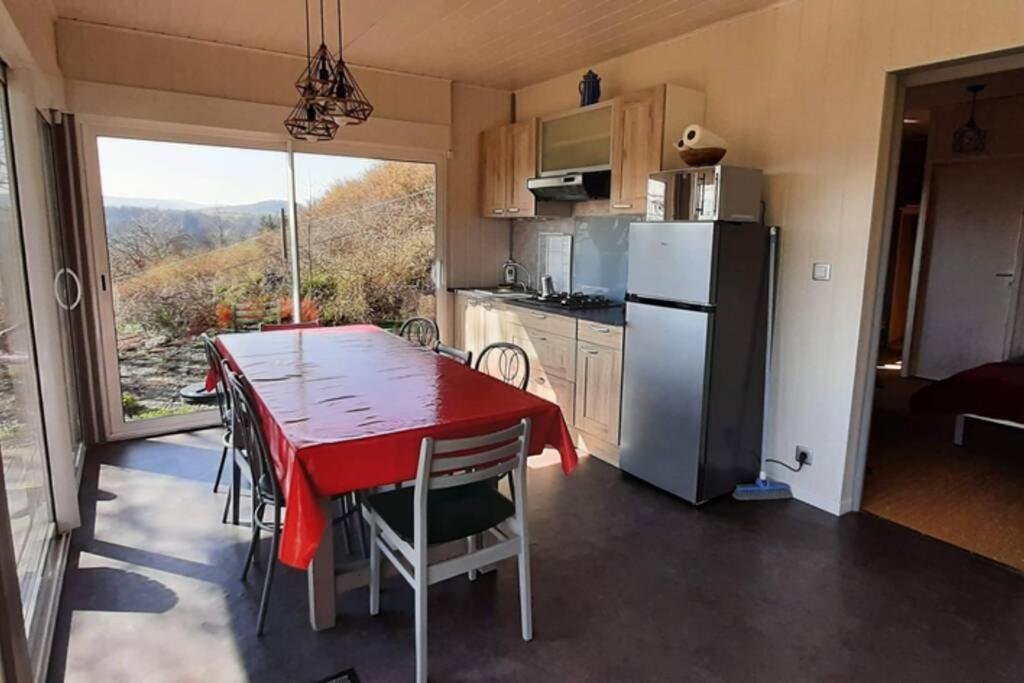 Kuchyň nebo kuchyňský kout v ubytování MacQuart P.O.A. RANCH Gîte de 2 à 8 pers