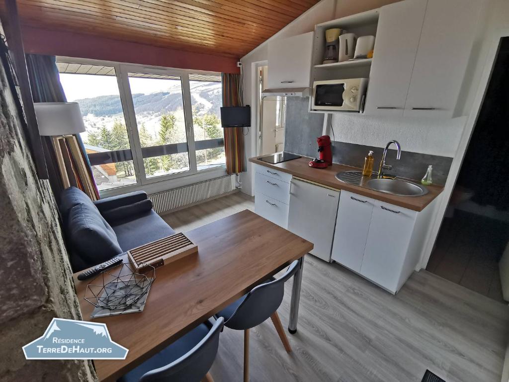 Résidence Terre de Haut - Apartment With Mountain View