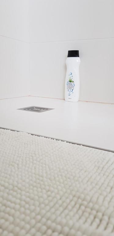 Pensión LO - Sala Familiar Con Baño Privado