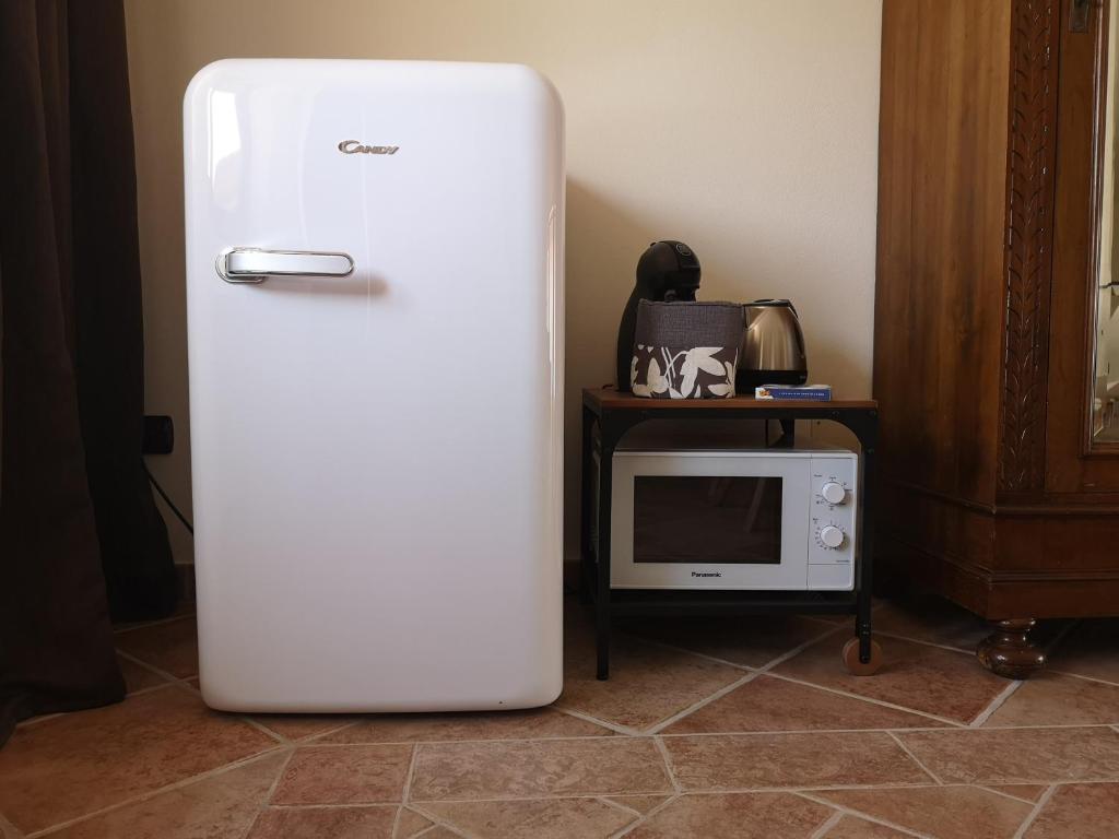 REFRIGERATEUR 1 PORTE RETRO CREME CANDY