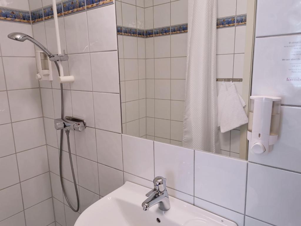 Koupelna v ubytování Hotel Lorensberg