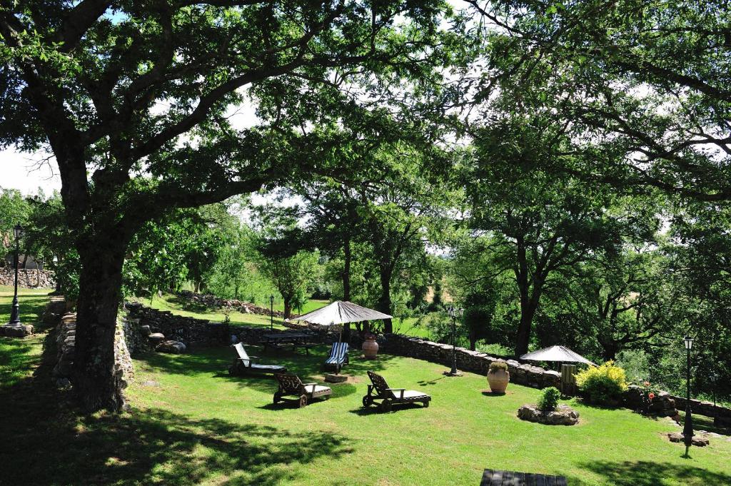 Vonkajšia záhrada v ubytovaní Agriturismo I Monti