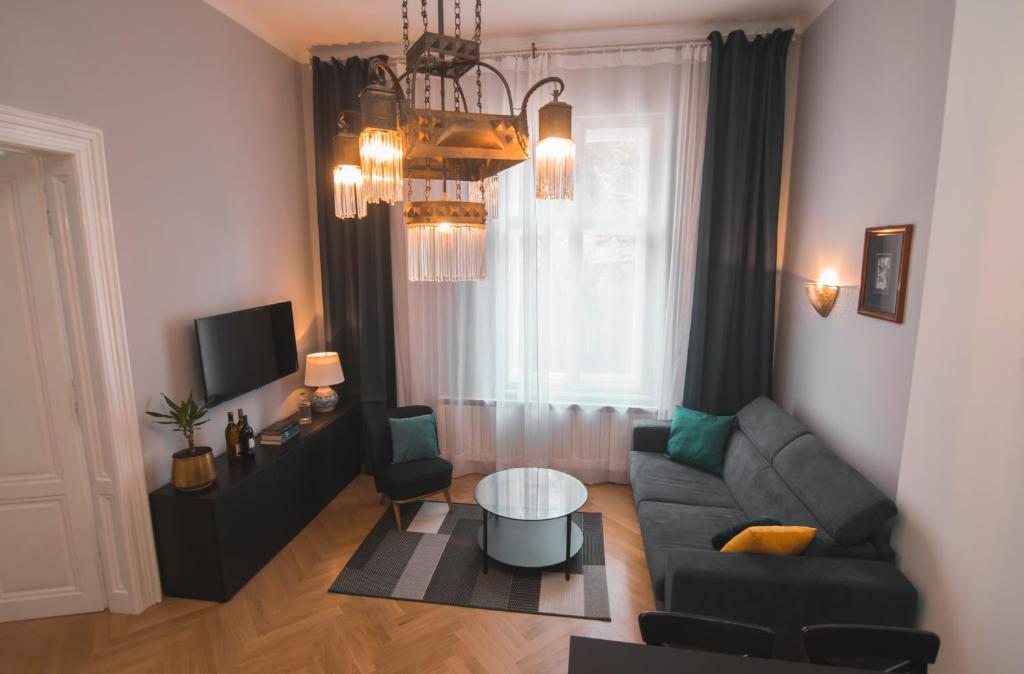 Stross Apartments - 6