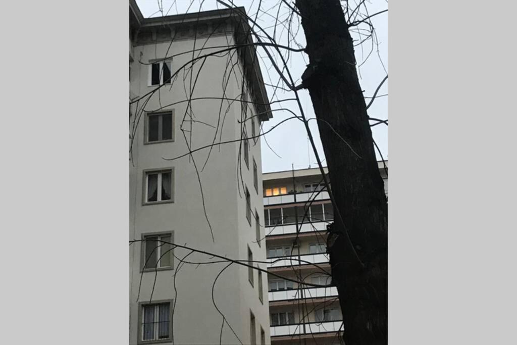 Budova, v ktorej sa apartmán nachádza