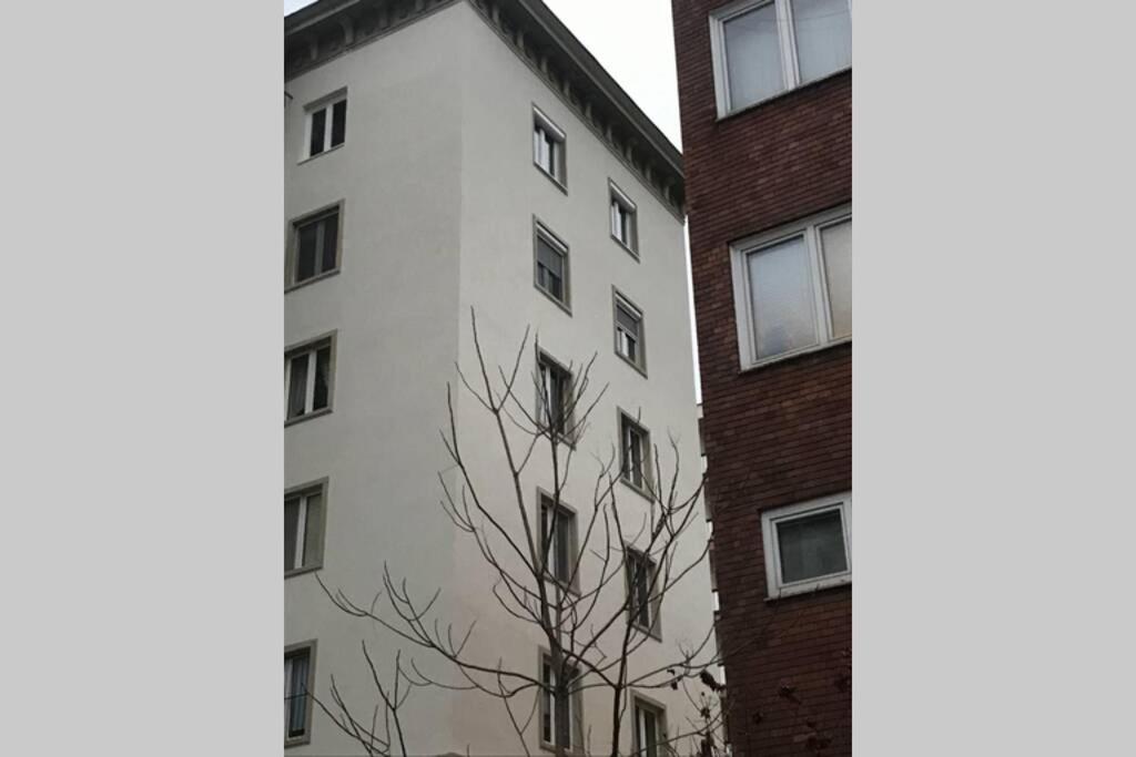 Budova, v ktorej sa apartmán nachádza