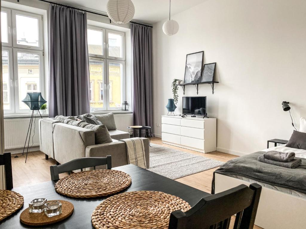 Posedenie v ubytovaní Cozy Apartment in the heart of Jewish District