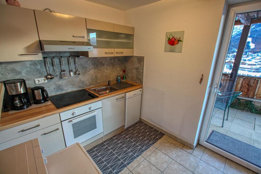 Kuchyň nebo kuchyňský kout v ubytování Panorama-Ferienwohnung Isser