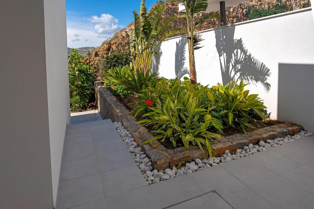 Zahrada ubytování 3 BDRM Vacation Home • SEA VIEW • Cala De Mijas
