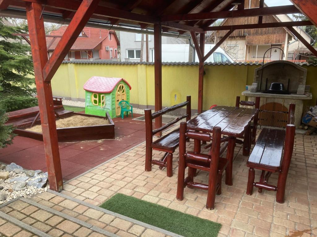 Patio nebo venkovní prostory v ubytování Príma Vendégház