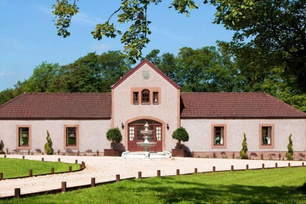 LUXURY COACH HOUSE MANSION THE HEART OF SCOTLAND, Falkirk (updated