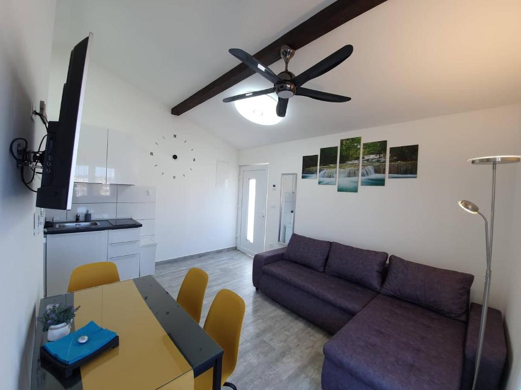 Posedenie v ubytovaní Apartmani Callista