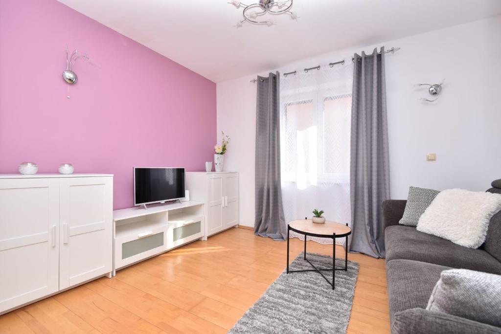 Sunny Garden Šibenik, cozy apartment near old town